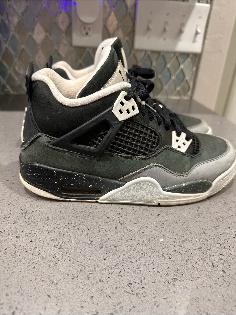 Jordan 4 Retro 